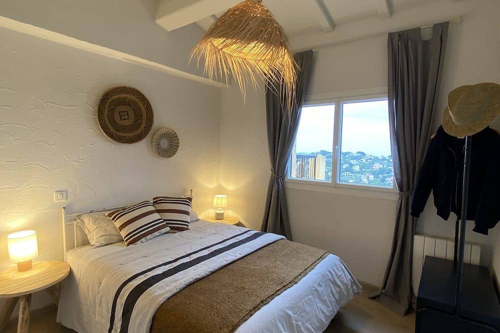 Ganze Wohnung, Maisonnette apartment 69M2 2bed with large terrace sea and mountain view in Vallauris, Mittelmeerküste (Frankreich)