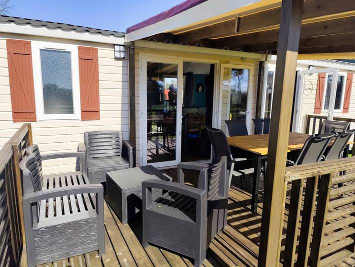 Bungalow pour 8 personnes, avec terrasse ainsi que jardin et piscine dans la Manche - 2