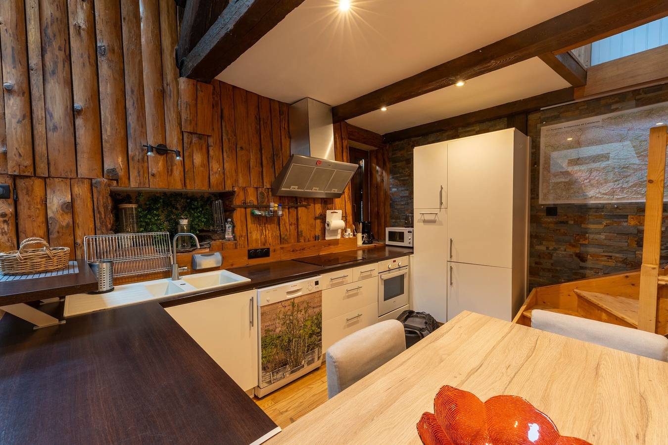 Casa de vacaciones 'Maison De Village' con terraza privada in Orgeix, Pirineos franceses