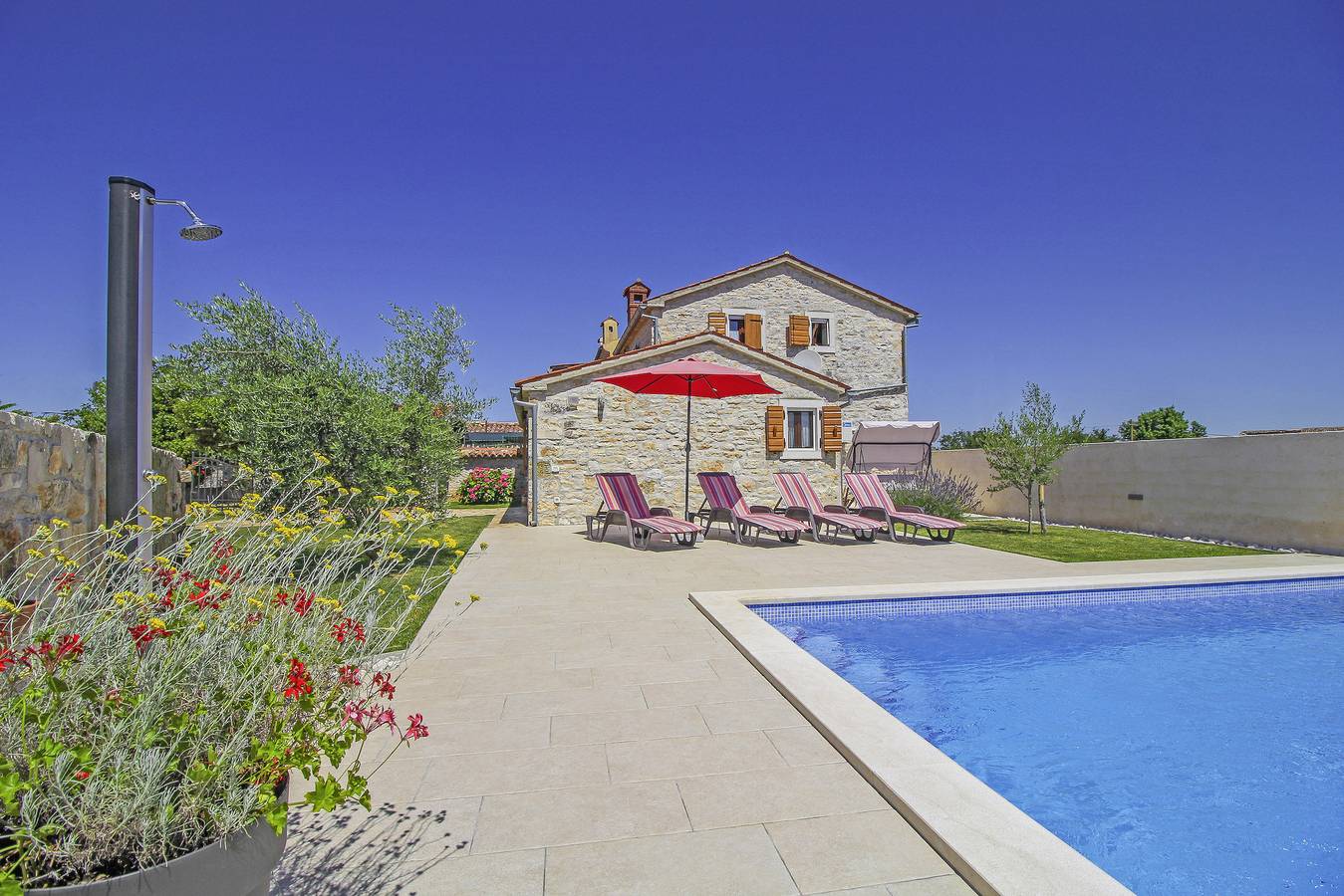 Ferienhaus Dolores * eingezäunter Garten, privater Pool, Grill, Wlan in Marčana, Südküste Istrien