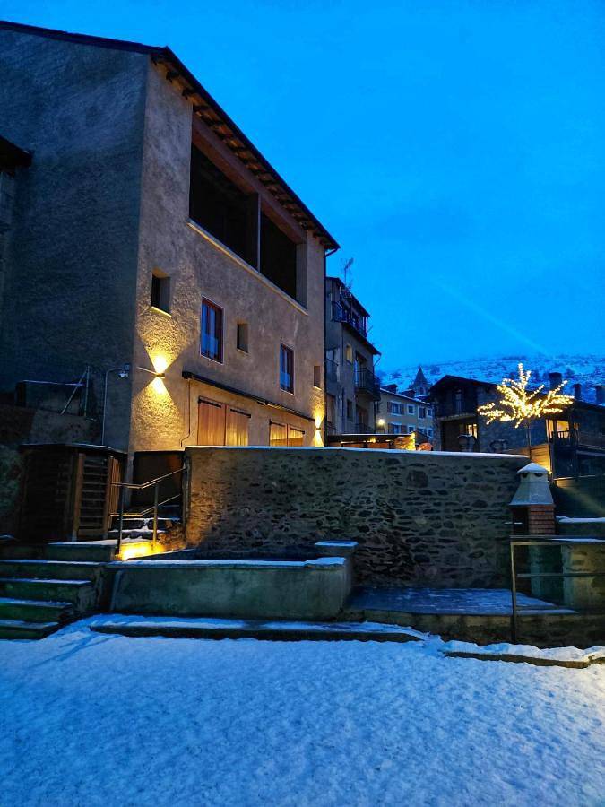 Gîte pour 8 personnes, avec jardin et vue à Llívia - 2