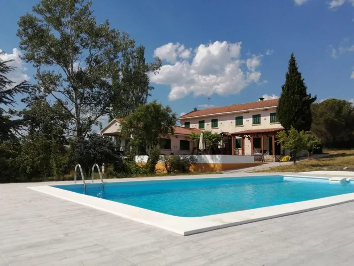 Casa de vacaciones para 8 personas, con vistas además de piscina y jardín, Se admiten mascotas - 1