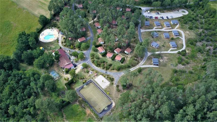 Gîte pour 4 personnes, avec piscine et terrasse à Tamniès - 2