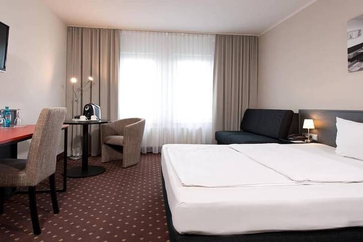 Hotel für 3 Personen, mit Garten