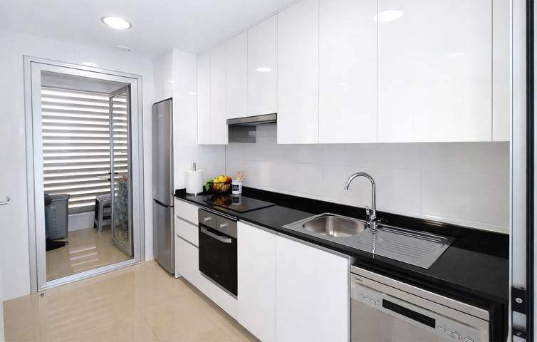 Apartamento vacacional entero, Encantador apartamento de 2 dormitorios con piscina, garaje y terraza cerca de Playa Cudolà in Cabanes, Costa del Azahar