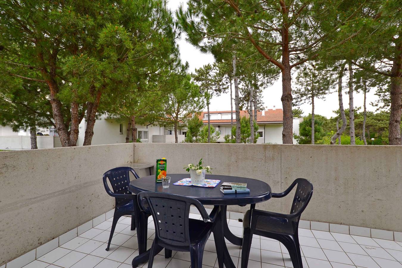 Geheel vakantieappartement, Vakantiewoning met airconditioning, balkon en zwembad  in Lignano Pineta, Lignano Sabbiadoro