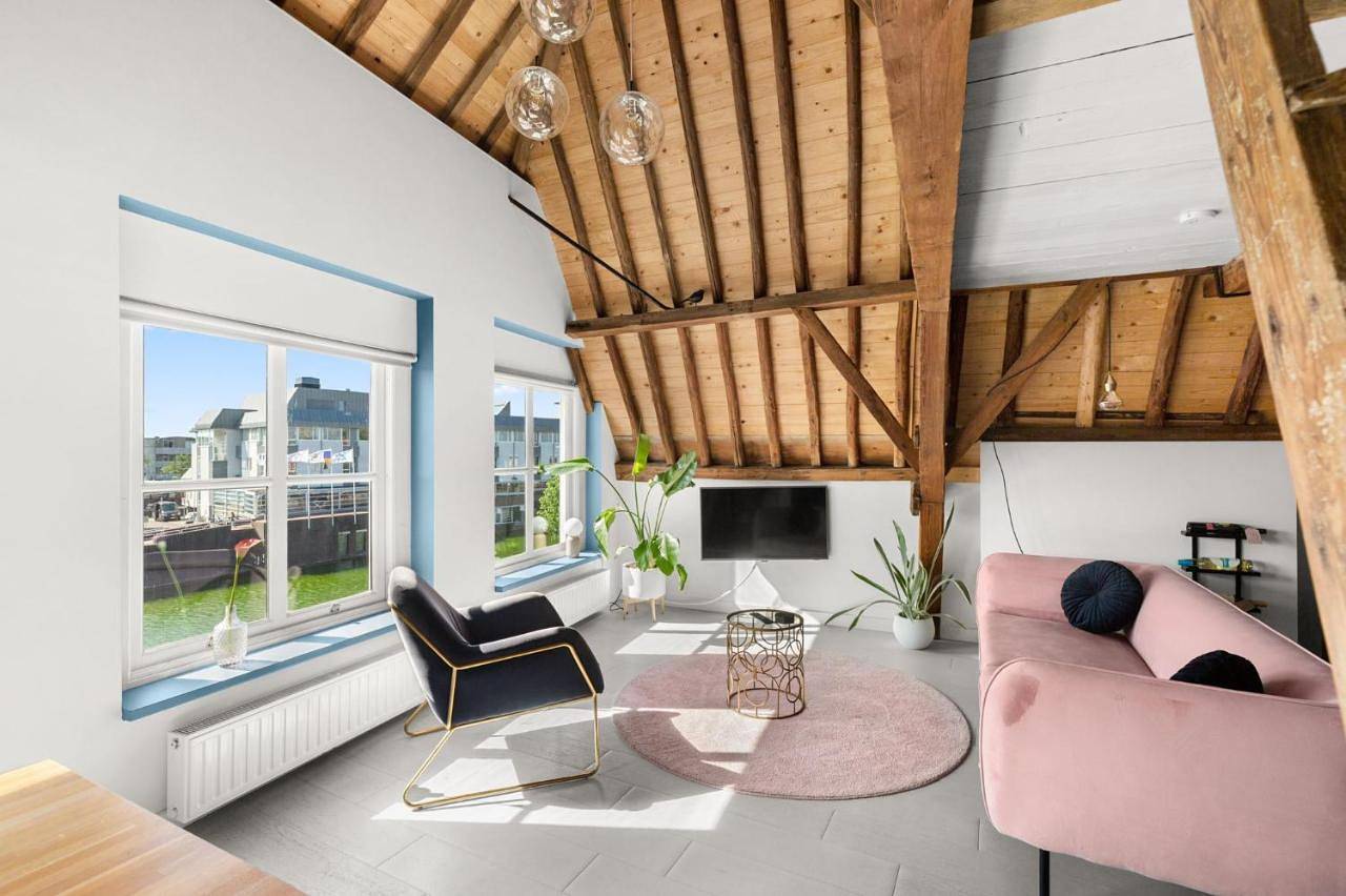 Geheel appartement, Number 9 holiday apartments in Middelburg, Walcheren