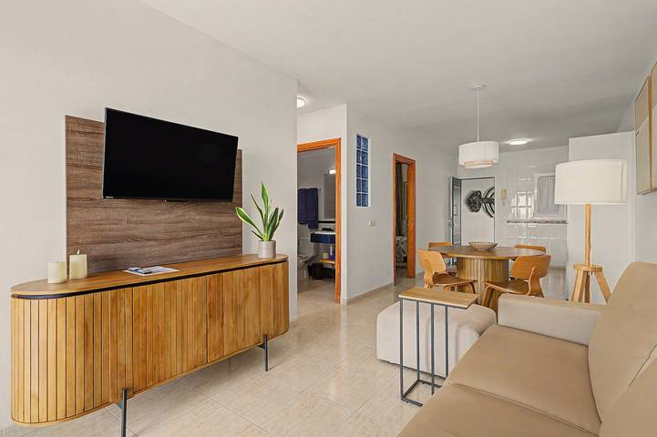 Ganze Wohnung, Ferienwohnung "Callao Beach 3" mit Meerblick, Terrasse und WLAN in Punta de las Mujeres, Haría