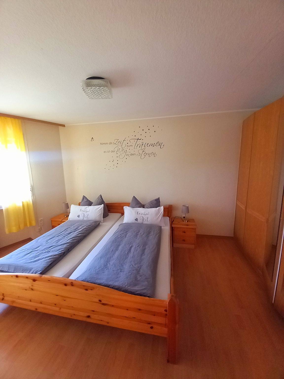 Eifel Urlaub mit Hunden Ferienhaus Schwalbennest Schalkenmehren in Schalkenmehren, Vulkaneifel