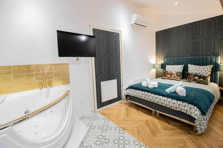 Gîte pour 2 personnes, avec jacuzzi dans Saint-Étienne