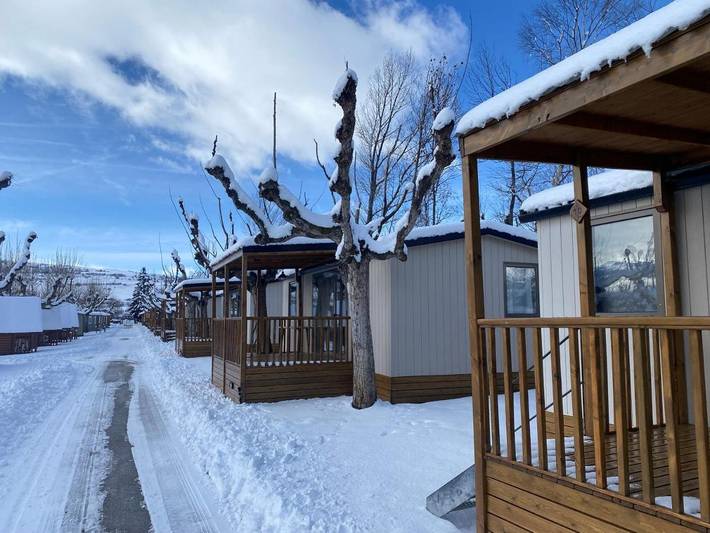 Camping para 5 personas, con piscina para niños y vistas además de piscina y jardín - 1