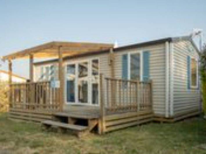 Camping pour 4 personnes, avec terrasse, animaux acceptés