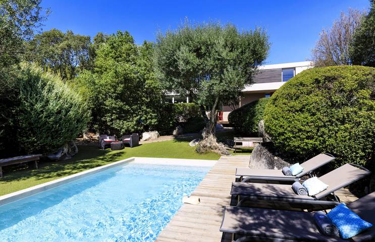 Villa pour 5 personnes, avec terrasse ainsi que piscine et jardin à Porto-Vecchio