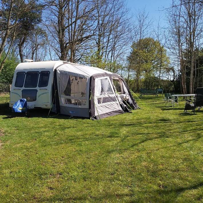Tente pour 4 personnes, avec Terrasse et Jardin