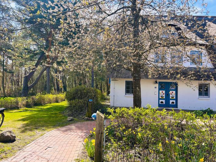 Geheel appartement, Appartement 'Idyllische Strandwoning Zingst' met Privéterras, Tuin en Wi-Fi in Müggenburg, Zingst