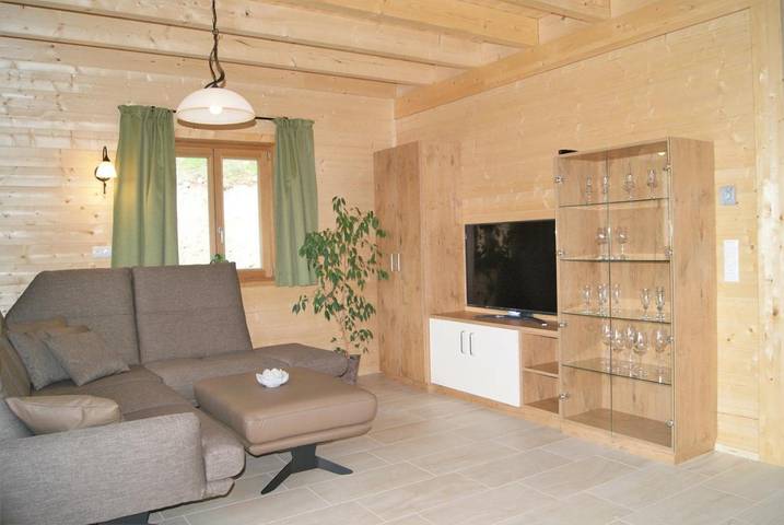 Ferienhaus für 5 Personen, mit Balkon und Whirlpool sowie Terrasse und Garten in Pöllauberg - 2