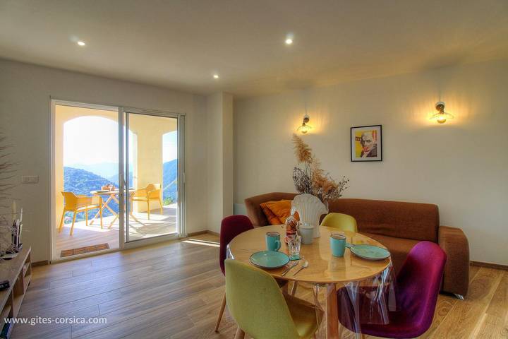 Gîte pour 2 personnes, avec Terrasse ainsi que Jardin et Vue à Sainte-Lucie-de-Tallano - 4