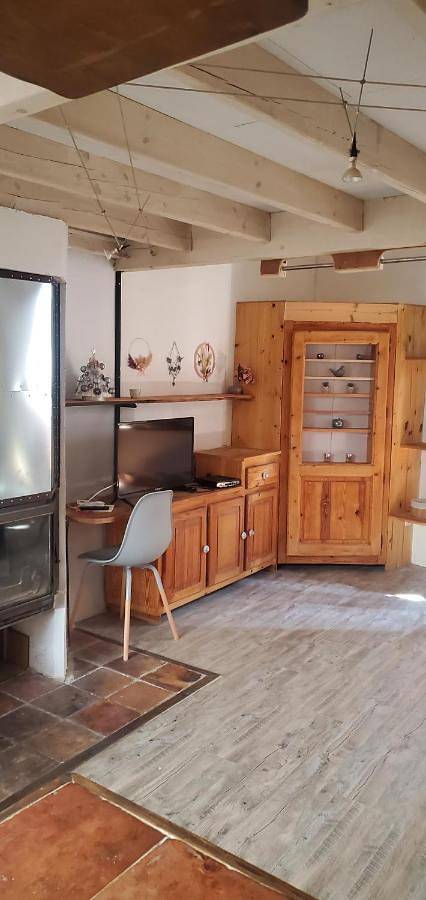 Appartement entier, Two-Bedroom Apartment in Laure-Minervois, Région de Carcassonne