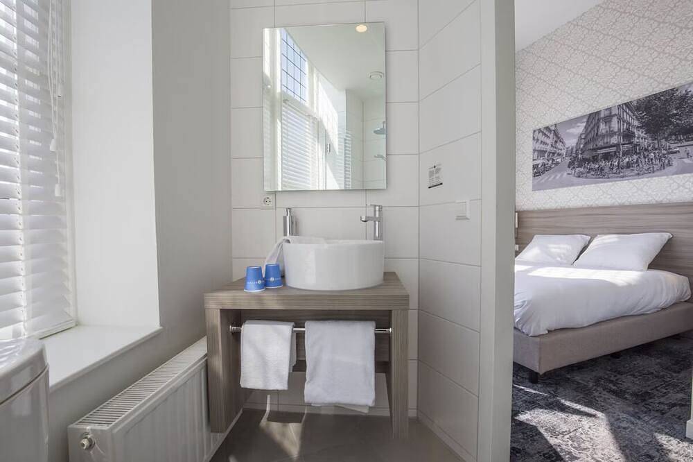 The Ideal Place to Soak Up Dutch Tradition and Seaside Life! Free Breakfast! in Middelburg, Walcheren