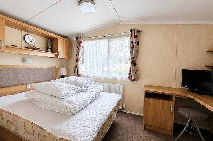 Beautiful 8 berth caravan for hire at Seashore Haven Park in Norfolk in Great Yarmouth, The Broads