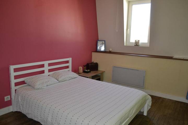 Location de vacances pour 2 personnes, avec jacuzzi et sauna ainsi que piscine et terrasse, animaux acceptés à Chef-Boutonne