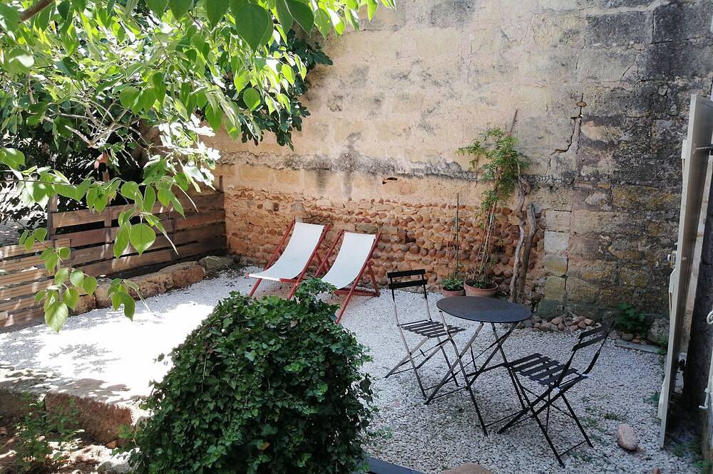 Entire apartment, Studio in a Camargue farmhouse in Gallician, Vauvert