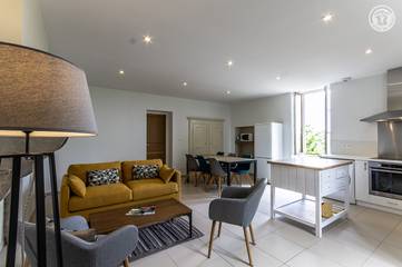 Gîte pour 8 Personnes dans Culles-les-Roches, Région de Chalon-sur-Saône, Photo 1