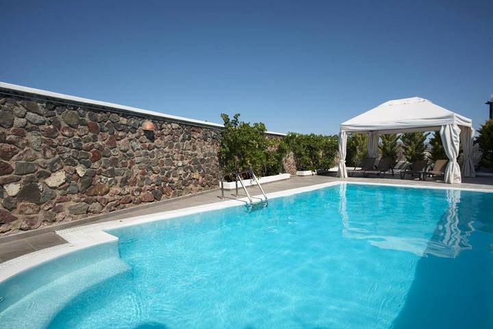 Maison d’hôte pour 2 personnes, avec vue ainsi que jardin et piscine à Santorin - 2