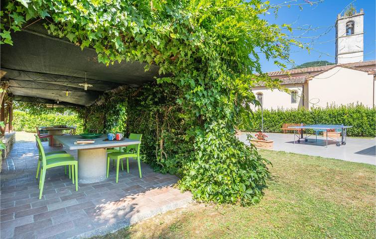 Location de vacances pour 7 personnes, avec jardin ainsi que piscine et terrasse, animaux acceptés à Dicomano - 4