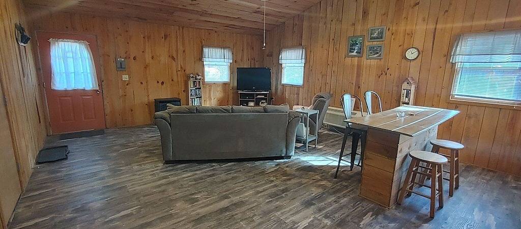 Eigenes Badezimmer-Kabine-Blick auf den Wald-The Nest-Standard in Hocking County