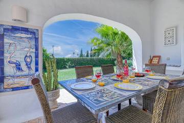Villa for 12 Guests in Carvoeiro, Lagoa, Picture 2