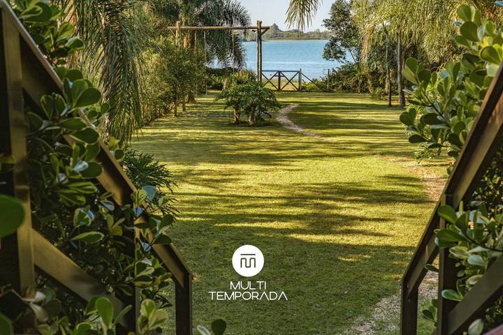 Casas e apartamentos de temporada para 12 pessoas, com balcão e jardim em Imbituba