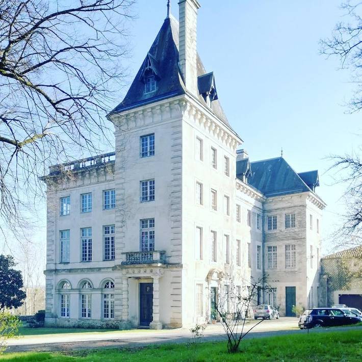 Chambre d’hôte pour 2 personnes, avec vue ainsi que jardin et balcon à Chasseneuil-sur-Bonnieure