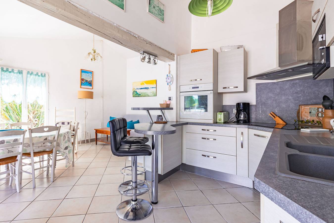 Villa « Charmante Maison Piscine y Naturaleza » con piscina, terrazas y jardín privados in Le Château-d'Oléron, Côte de Beauté
