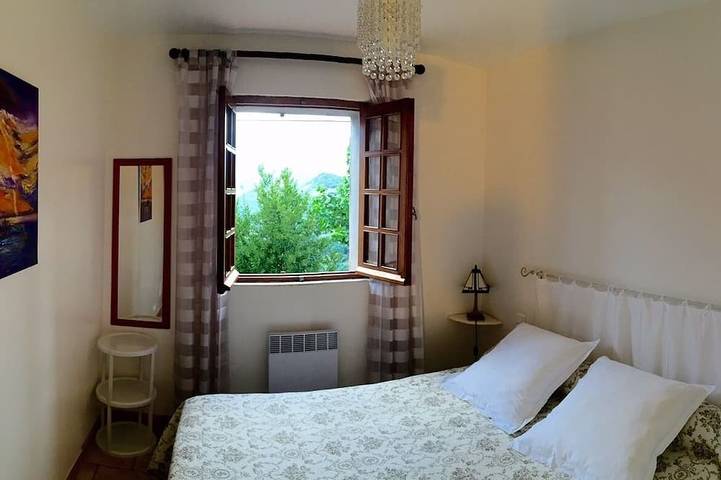 Gîte pour 2 personnes, avec terrasse et jardin à Sainte-Lucie-de-Tallano - 2