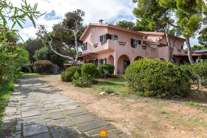 Villa per 8 persone, con Balcone/Terrazza e Giardino a Santa Margherita di Pula