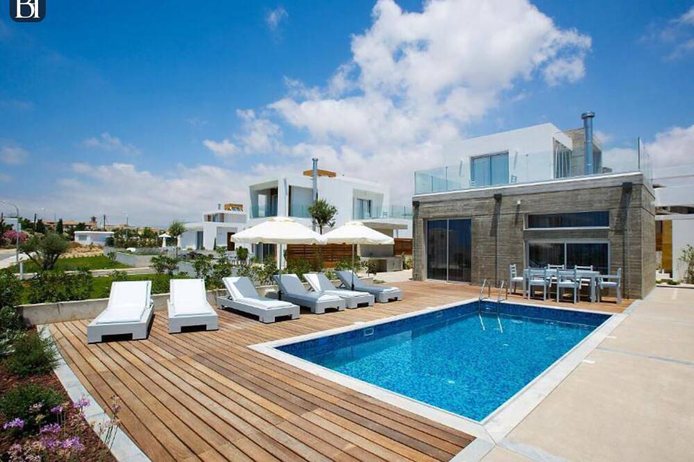B - Villa Cyprus in Paphos, South Cyprus