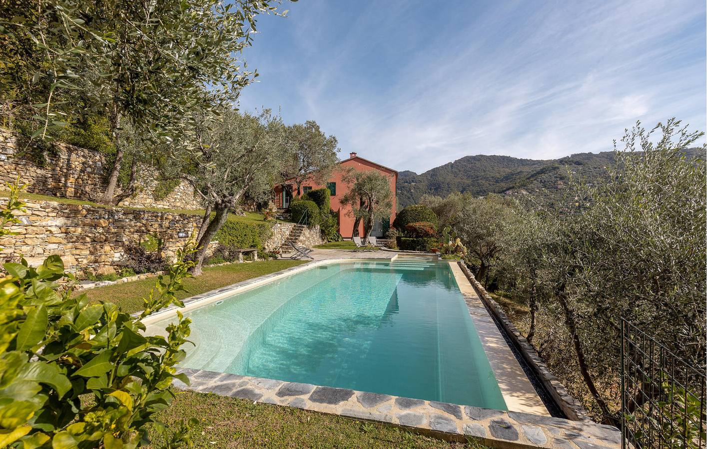 150qm Wohnung am Strand mit Pool und Parkplatz in Recco, Riviera di Levante