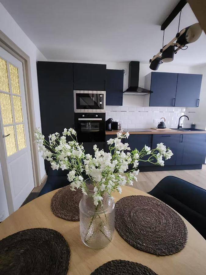 Gîte pour 6 personnes, avec Balcon ainsi que Terrasse et Vue dans Place Ducale Charleville Mezieres