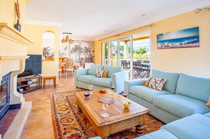 Location de vacances pour 8 personnes, avec jardin à Pinet (homonymie) - 4