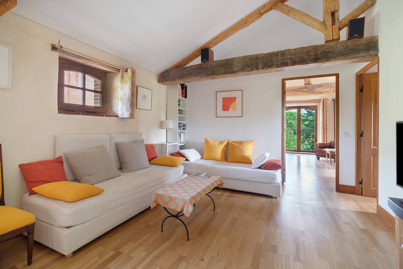 Geheel appartement, Appartement 'Le Loft Du Chant Du Buc' met gedeeld zwembad, tuin en wifi in Marssac-sur-Tarn, Albi en omgeving