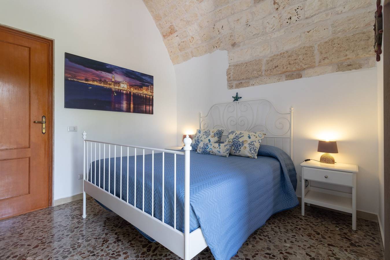Camera 'Sole' con piscina condivisa, Wi-Fi e aria condizionata in Polignano a Mare, Provincia di Bari