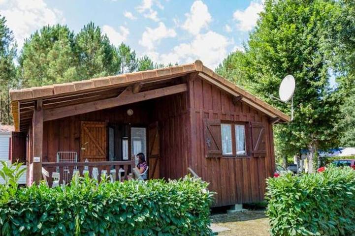 Chalet pour 6 personnes, avec Terrasse et Piscine