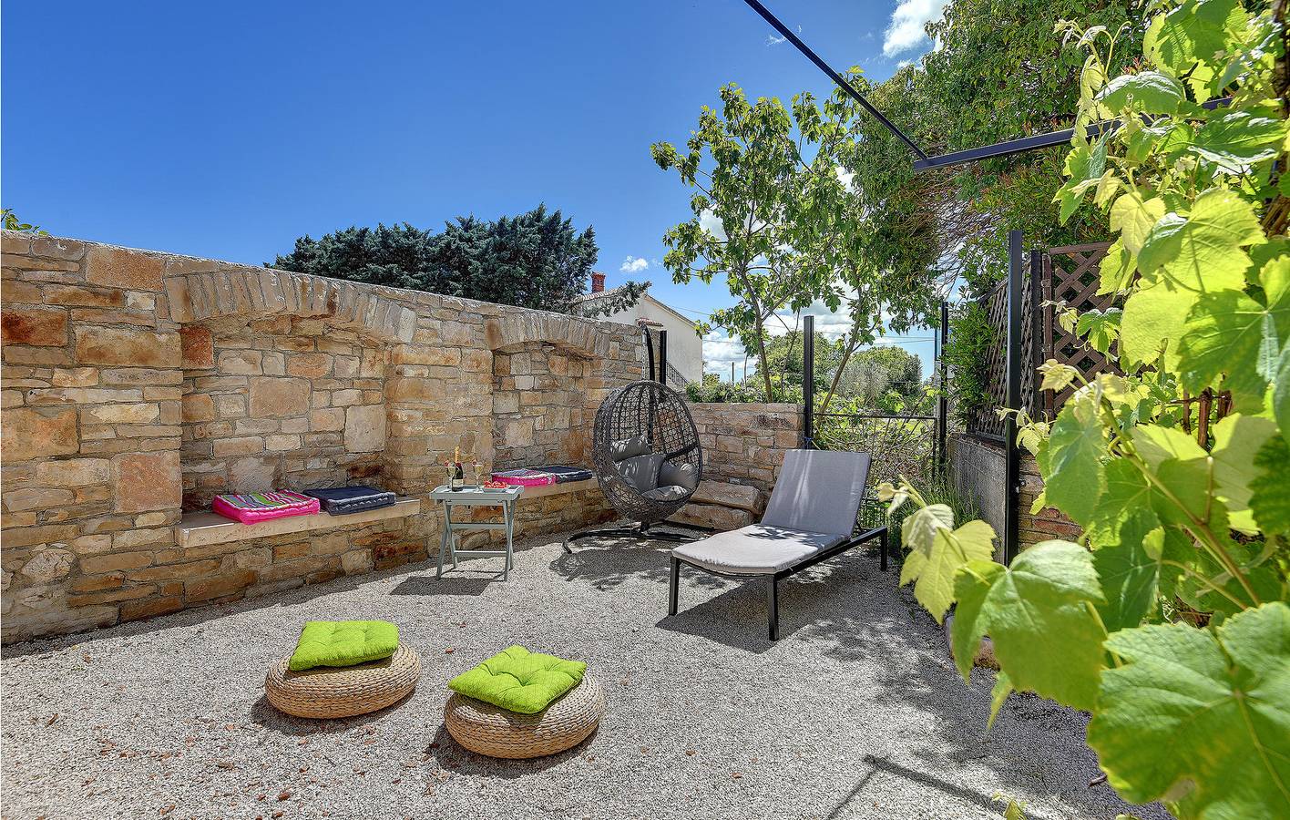 Charmante Terrassenwohnung in der Nähe von Krnica – Restaurants und Strand sind zu Fuß erreichbar in Marčana, Südküste Istrien