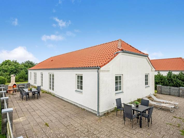 Ferienhaus für 10 Personen, mit Whirlpool und Terrasse in Blavand