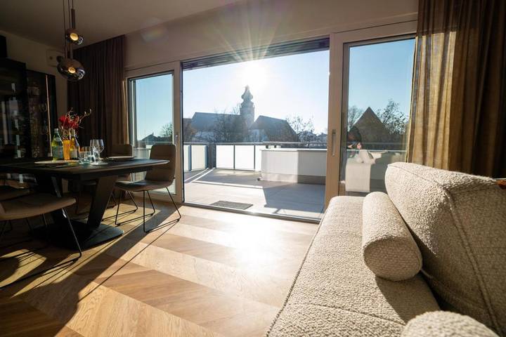 Ferienwohnung für 2 Personen, mit Balkon und Terrasse sowie Sauna und Ausblick in Mühldorf am Inn