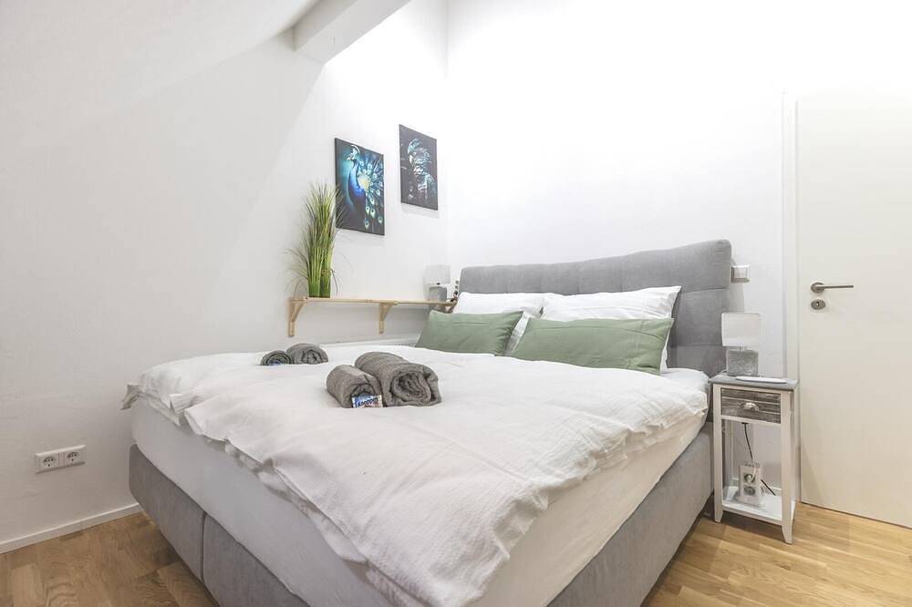 Ganze Wohnung, Premium Suite - Waldblick - Balkon - Schwarzwald in Bühl, Mittlerer Schwarzwald