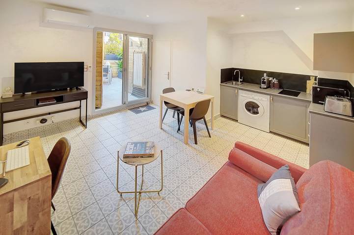 Gîte pour 2 personnes, avec terrasse dans Cinema Les Arcades Ales - 2