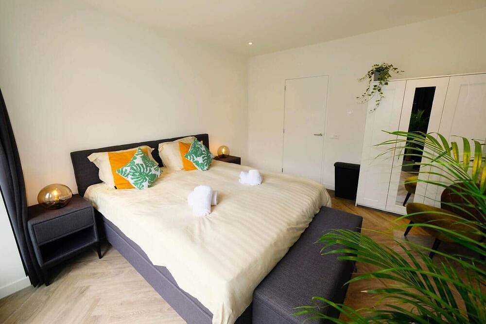 Entire apartment, Luxury 60m2 Apartment with Terrace (R-65-A) in Eindhoven, North Brabant
