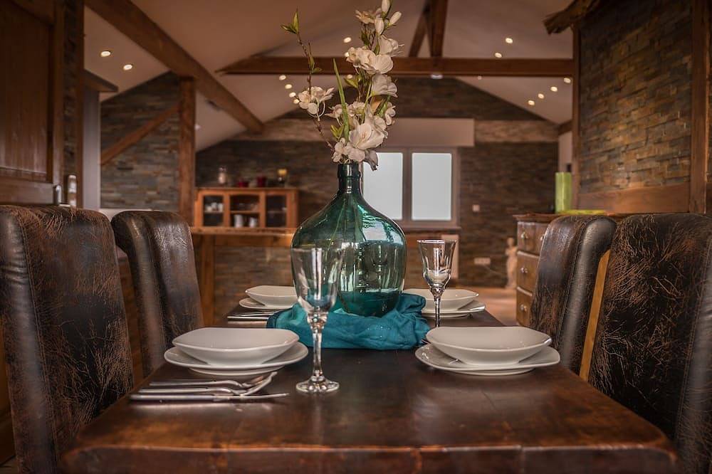 Ganze Wohnung, Eifel Loft-Ferienwohnung  \"3 Bergeblick\" für max. 5 Personen in Ettringen, Osteifel